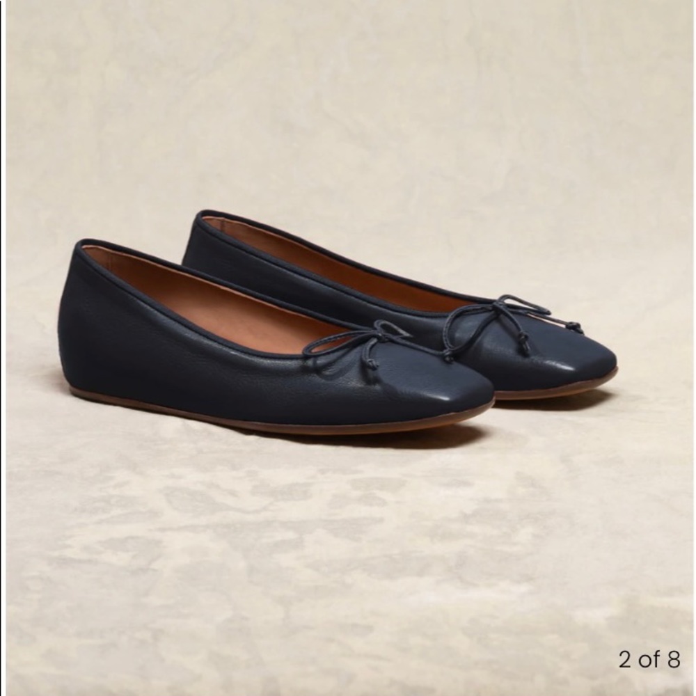 M.Gemi “The Danza” Navy Square Tow Flats